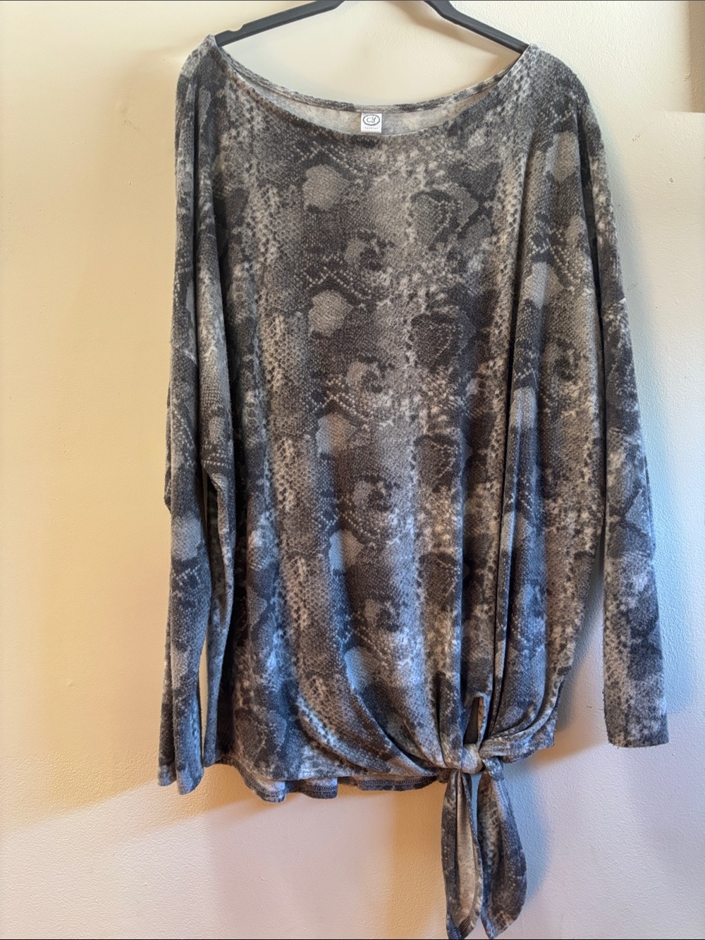 Womens Gray Snake-Print Tie-Hem Sweater